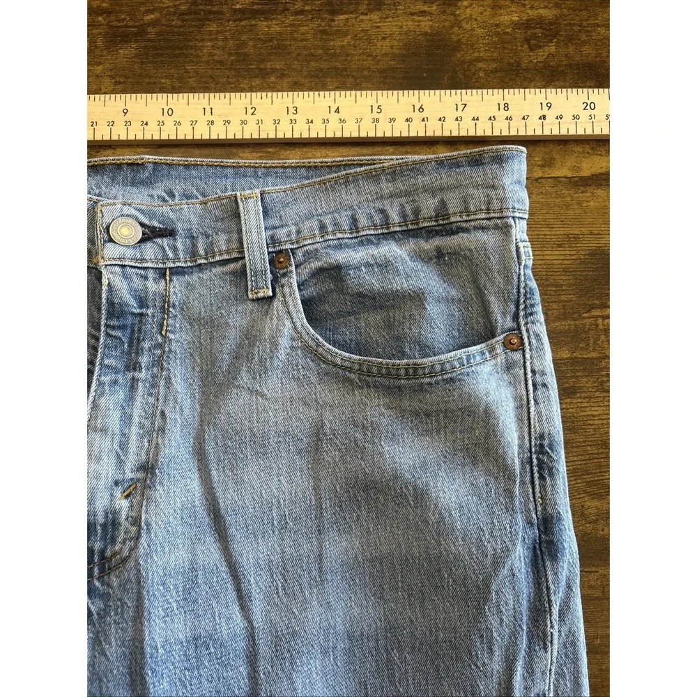 Levis 541 Athletic Taper Light Wash Blue Denim Jeans Mens 34x30 18181-0667 - Picture 9 of 14